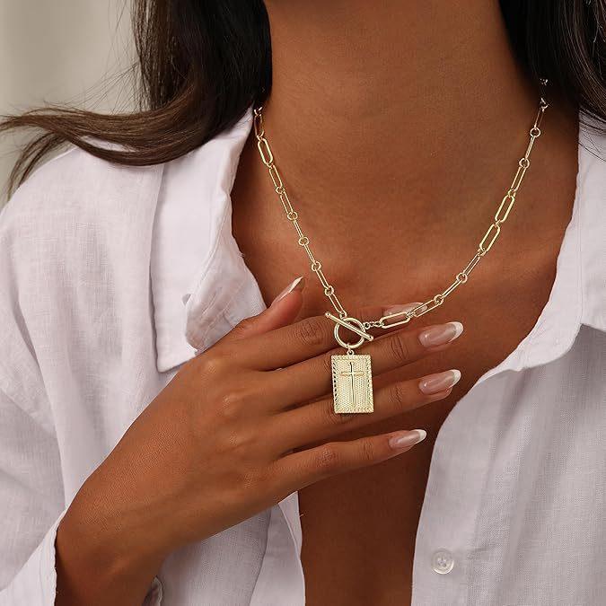 Retro gold cross-shaped pendant necklace with personalized OT clasp, ring-shaped chain