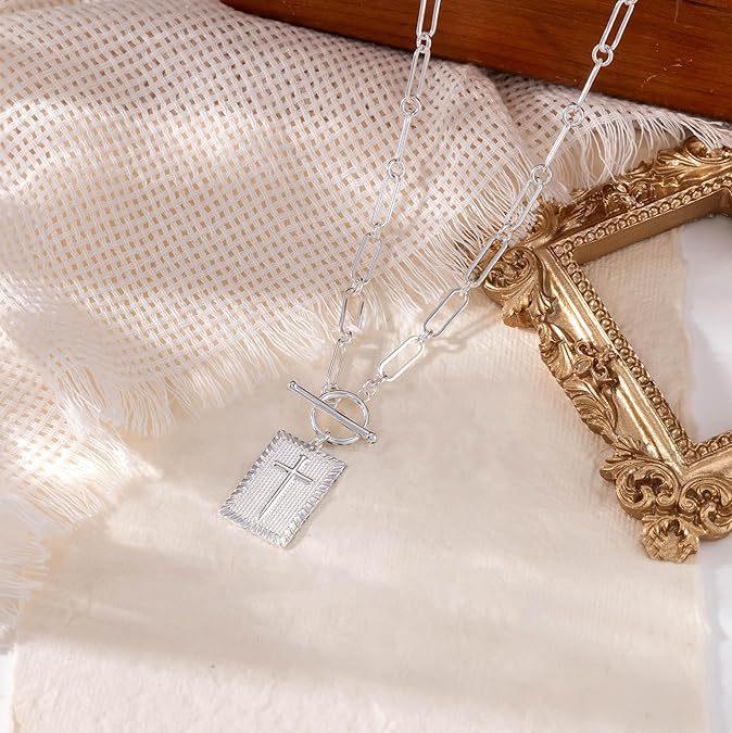 Retro gold cross-shaped pendant necklace with personalized OT clasp, ring-shaped chain