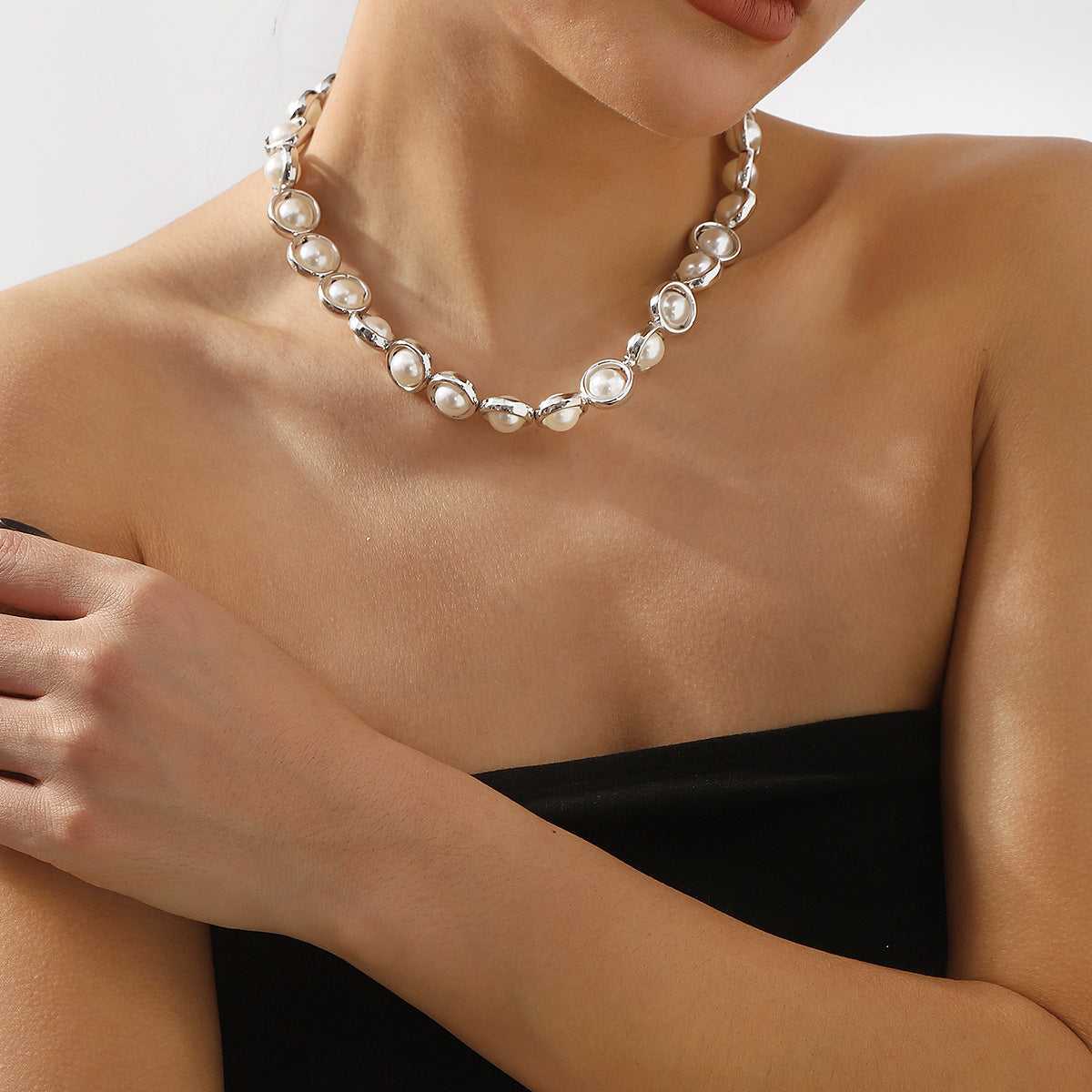 New European and American cross-border style, elegant pearl collar chain, vintage and refined, perfect for brides and special occasions