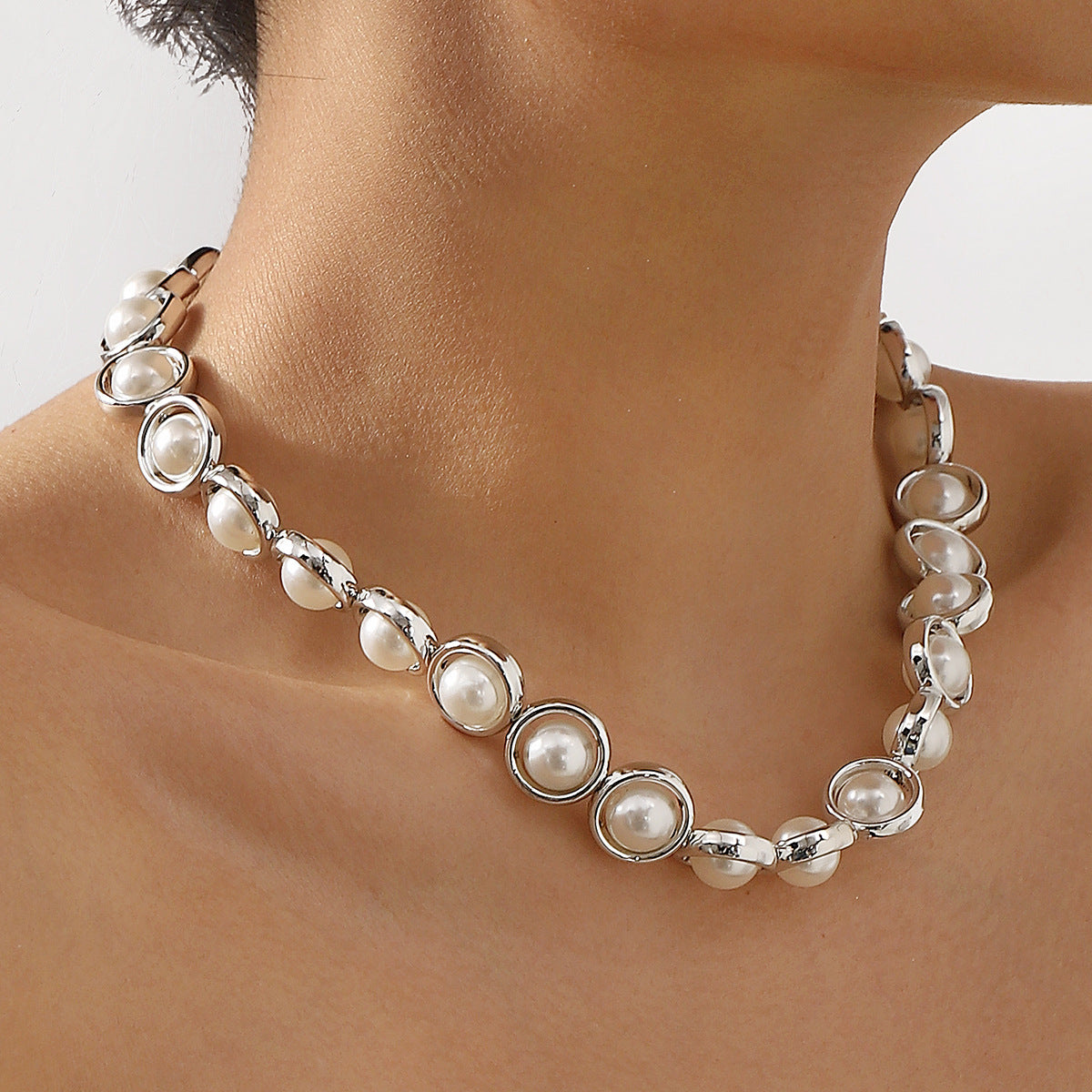 New European and American cross-border style, elegant pearl collar chain, vintage and refined, perfect for brides and special occasions