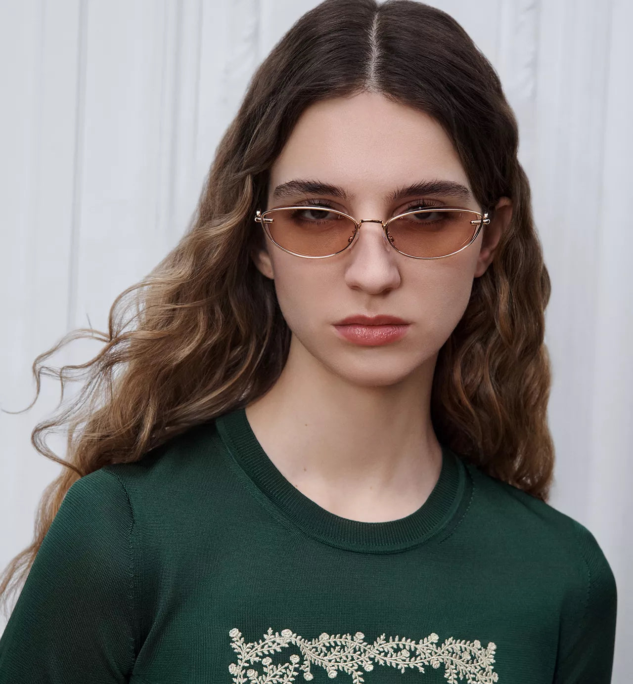 Petit CD B1U Light Pink Oval Sunglasses /Reference: PTCDB1UXR_E0M0