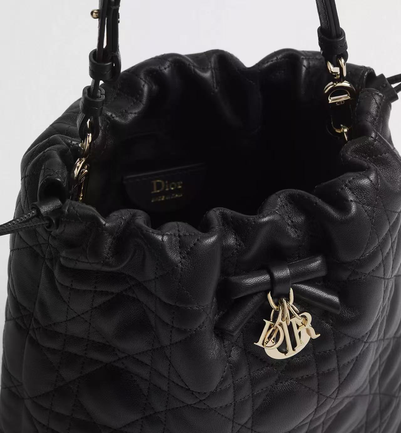 Adiorable Mini Bucket Bag Black Cannage Lambskin /Reference: S2611OUQA_M900