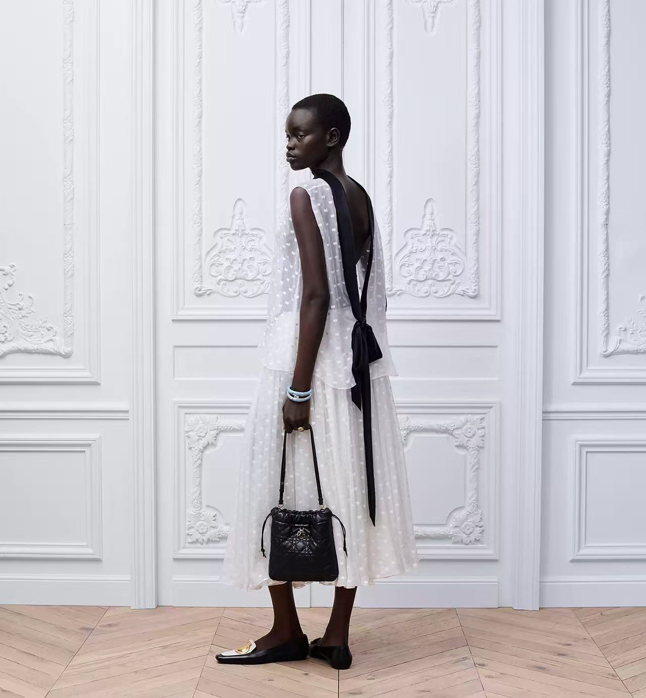 Adiorable Mini Bucket Bag Black Cannage Lambskin /Reference: S2611OUQA_M900