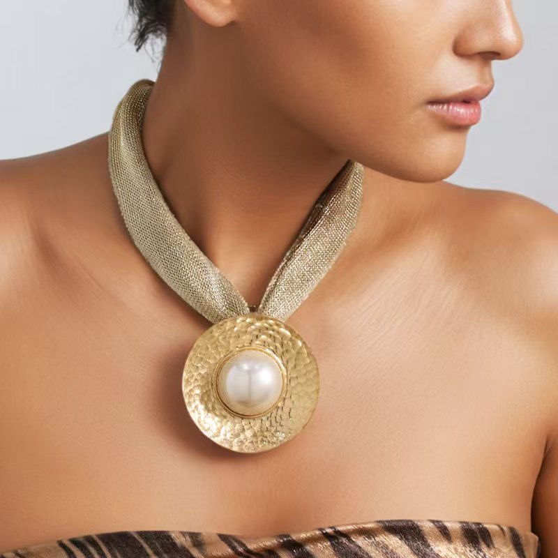 Custom Handcrafted Hammered Gold Organic Pendant Mesh Choker Necklace – Private Label Jewelry OEM