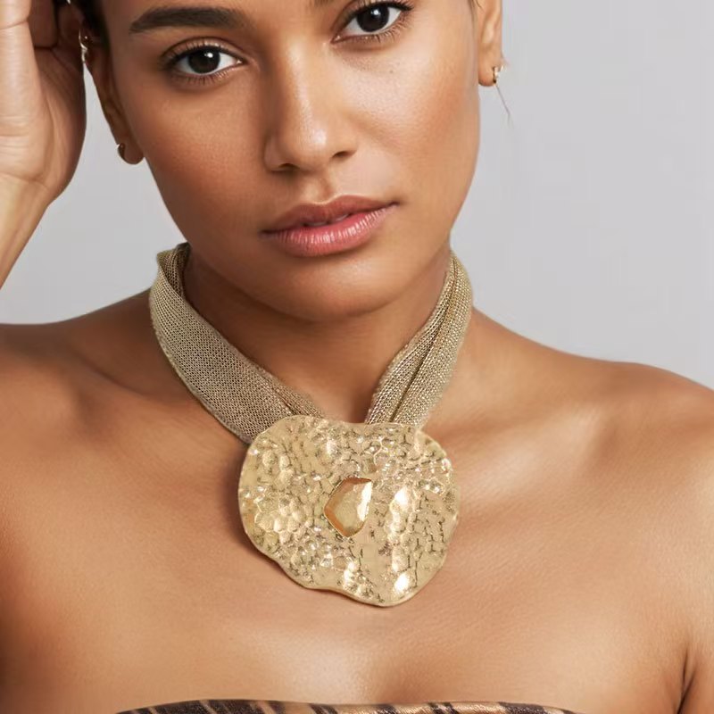 Custom Handcrafted Hammered Gold Organic Pendant Mesh Choker Necklace – Private Label Jewelry OEM