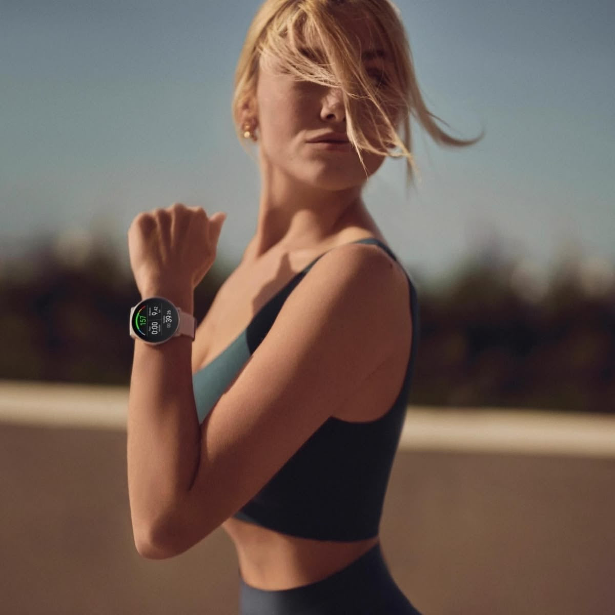 New cross-border HD Watch7 mini smartwatch with a 1.3-inch AMOLED display, Bluetooth connectivity, and heart rate monitoring