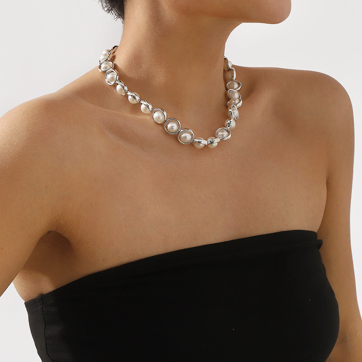 New European and American cross-border style, elegant pearl collar chain, vintage and refined, perfect for brides and special occasions
