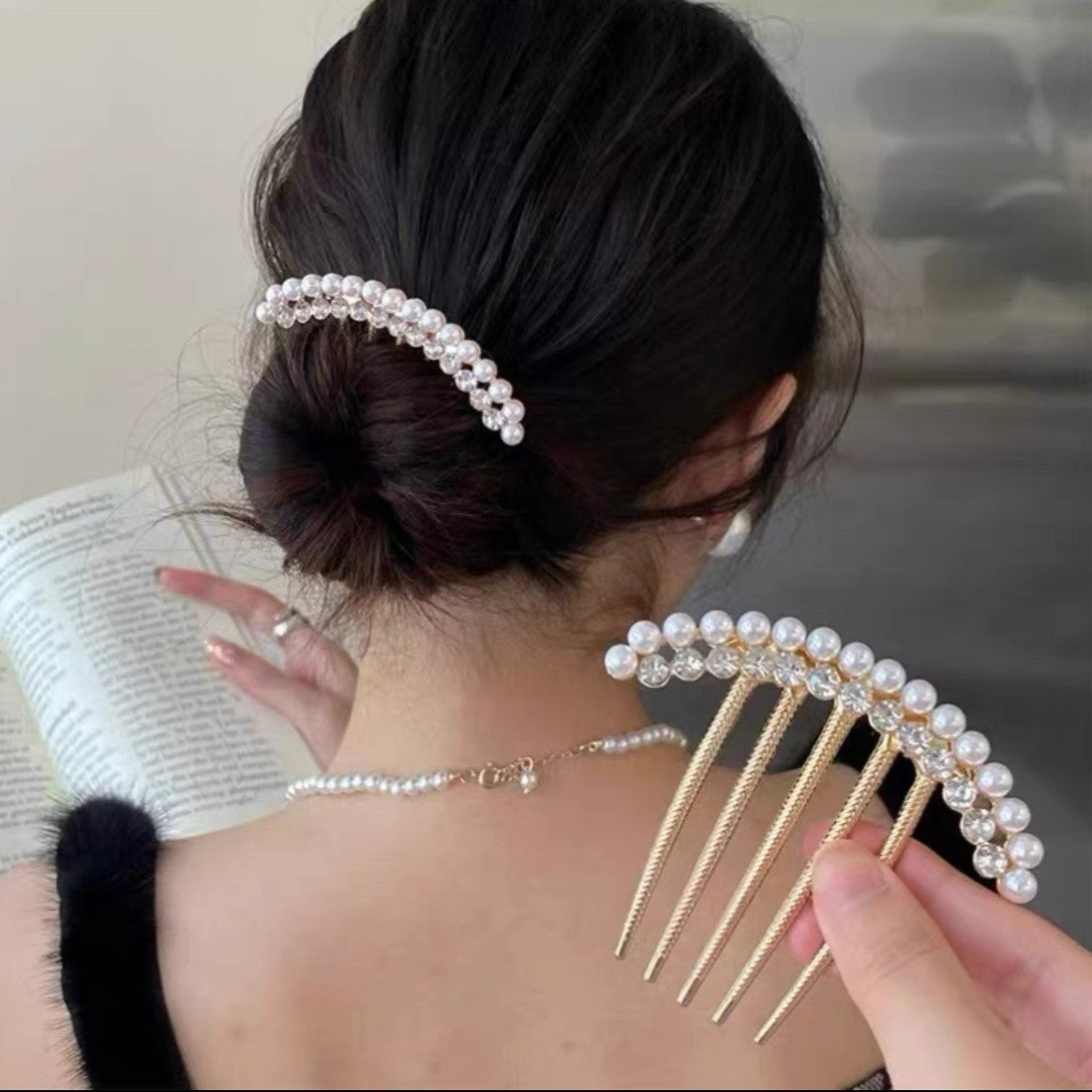 Pearl-studded hairpins for women, new and high-end design, perfect for intricate hairstyles. A must-have accessory for adding a touch of sophistication to your hairstyle