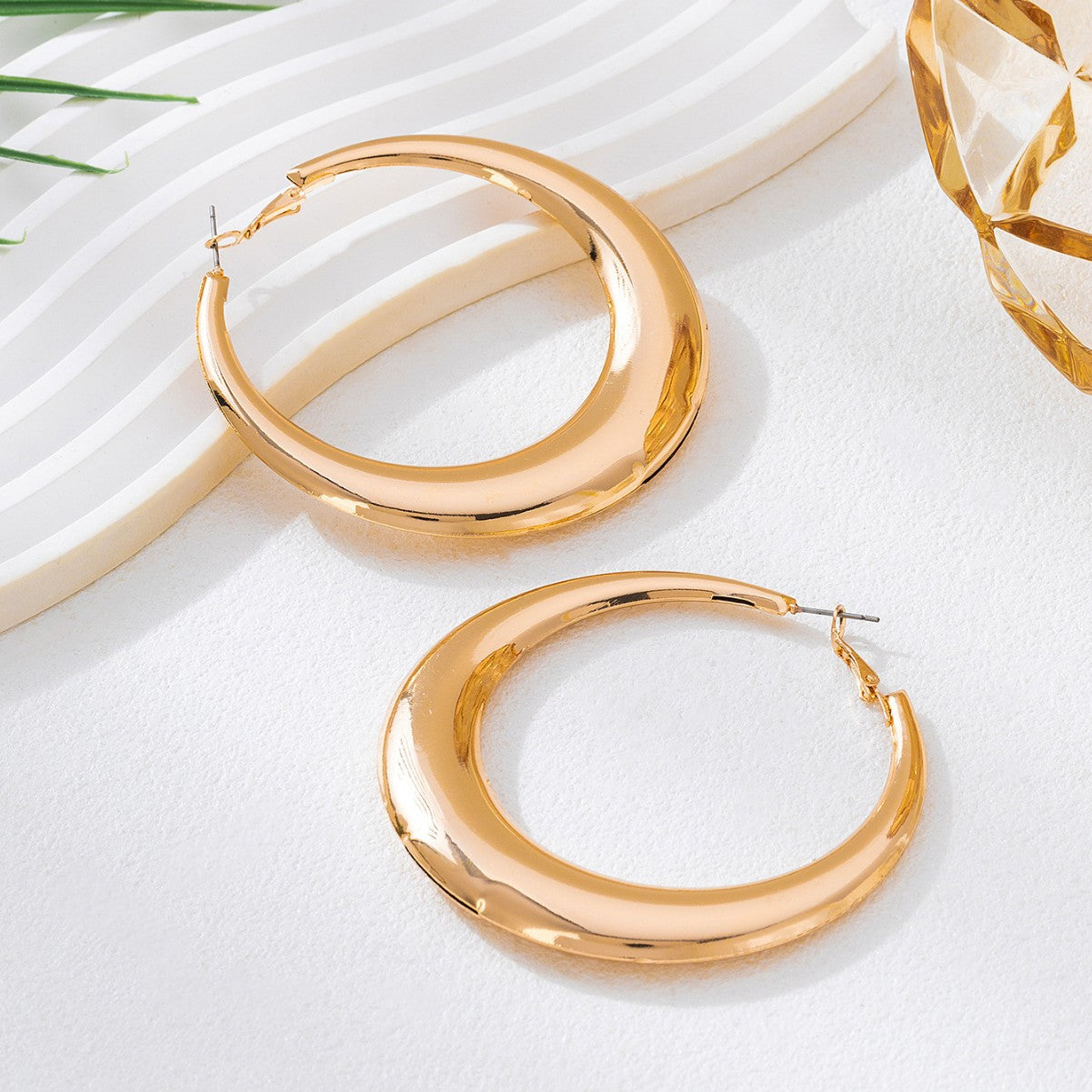 A pair of French vintage gold oval earrings – stylish women’s earrings, perfect for a vacation gift