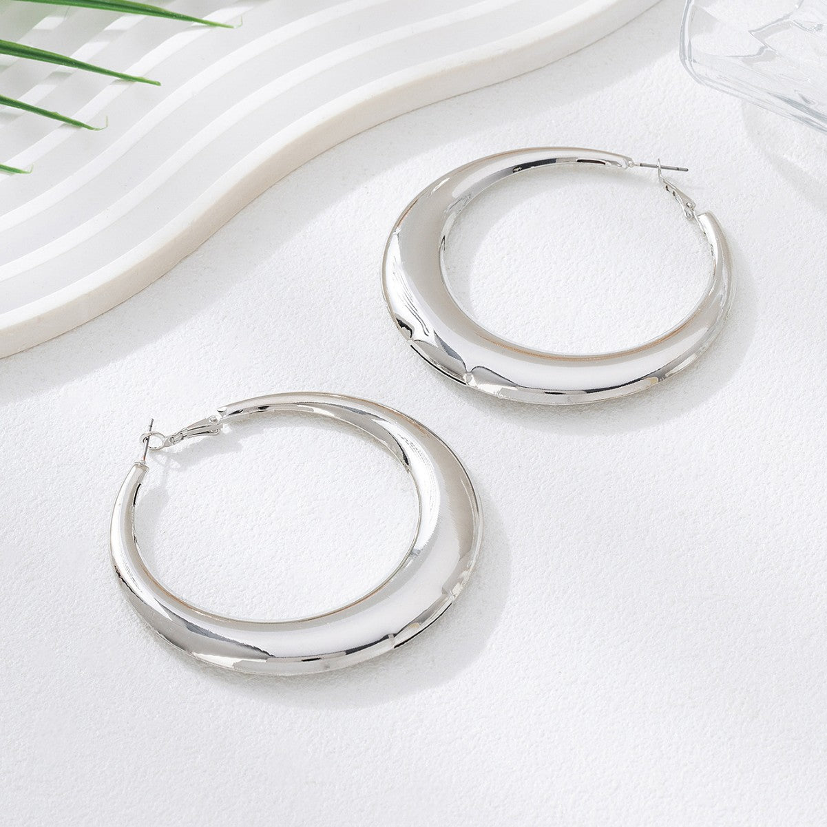 A pair of French vintage gold oval earrings – stylish women’s earrings, perfect for a vacation gift