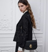 Medium Dior Médaillon Flap Bag Black Grained Calfskin /Reference: M3920QDWP_M900
