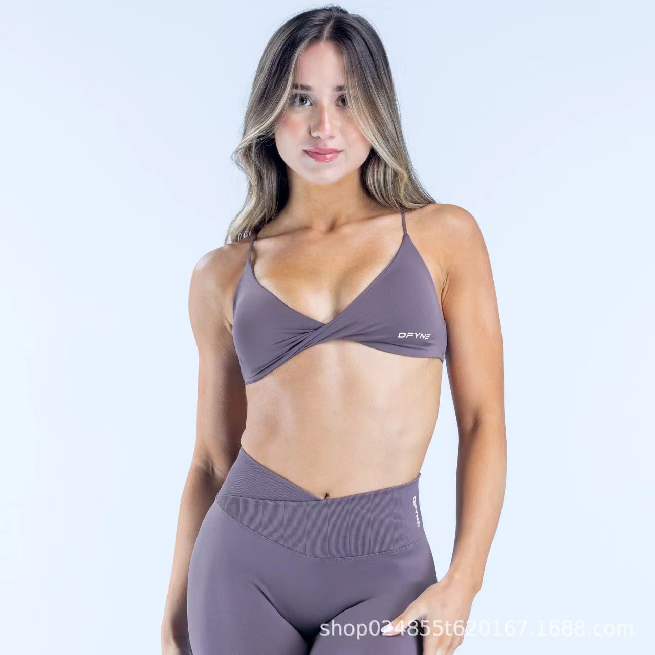 Custom Women’s High-Waisted V-Waist Seamless Biker Shorts – Private Label Yoga & Gym Activewear OEM