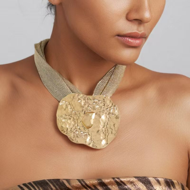 Custom Handcrafted Hammered Gold Organic Pendant Mesh Choker Necklace – Private Label Jewelry OEM
